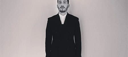 Alt image