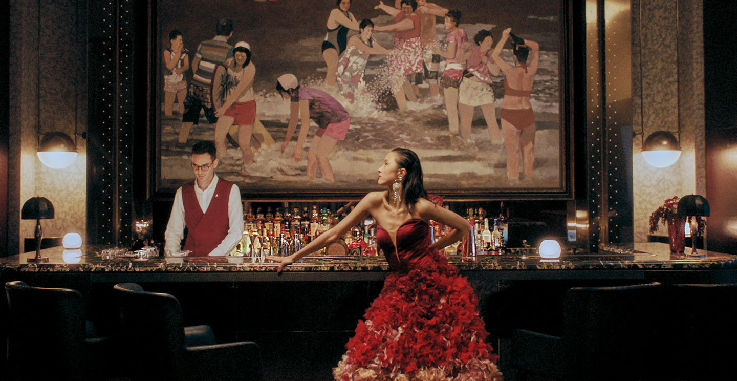 Bar at the The St. Regis Qingdao.