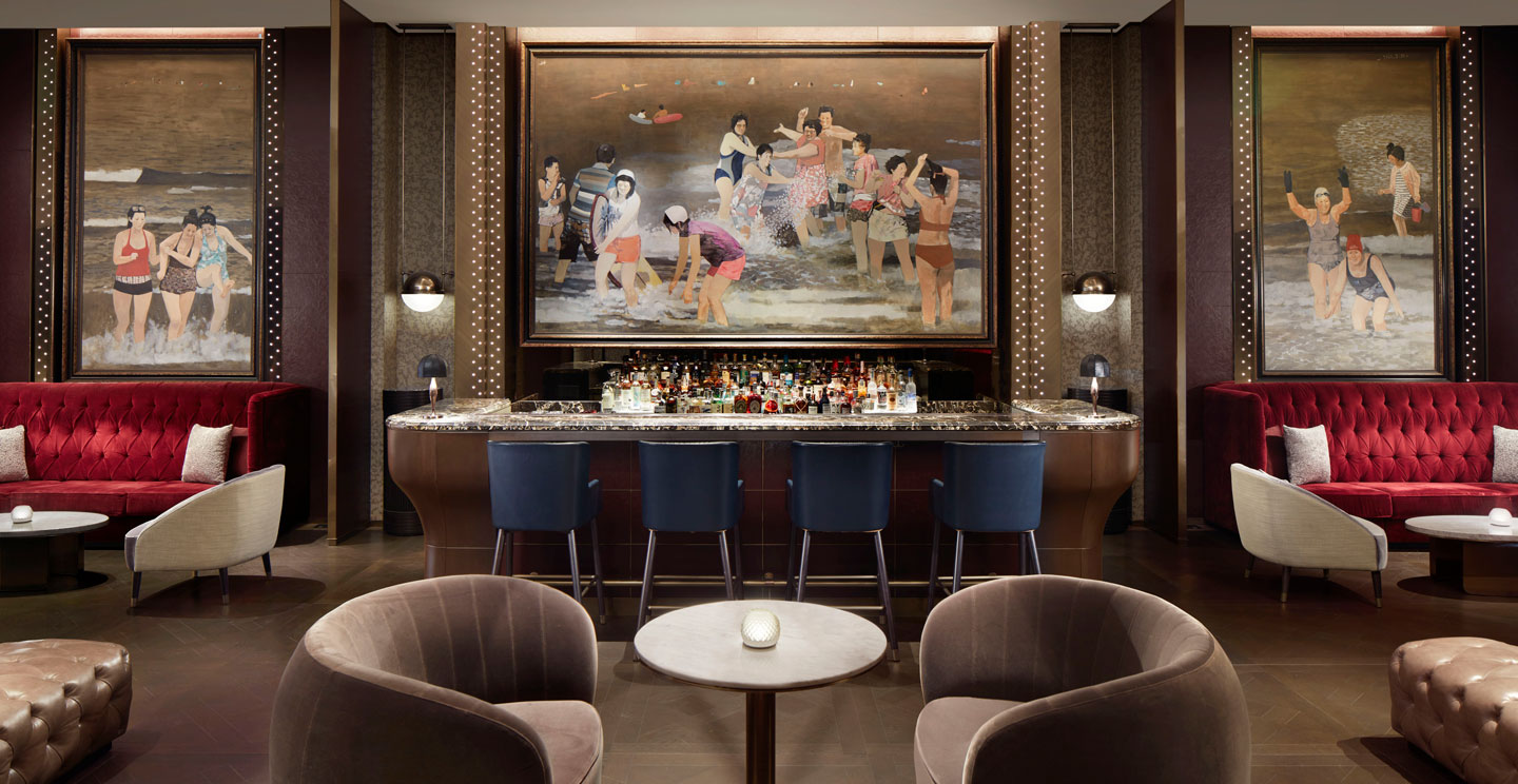 Bar at the St. Regis Qingdao in Shenzhen
