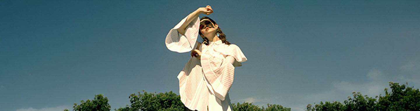 Alt image